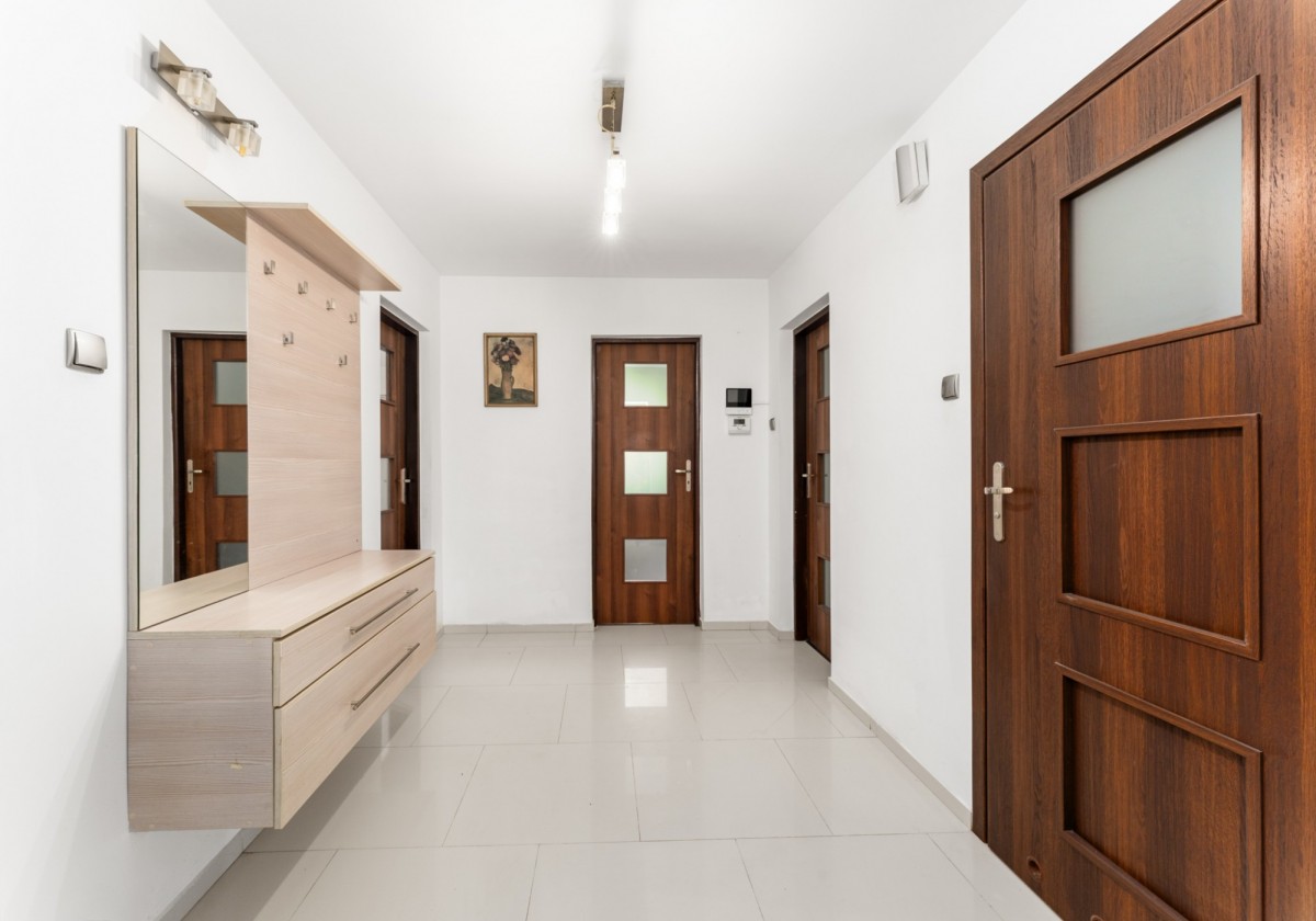 Dom - 6 pokoi - 250 m² - Nielepice