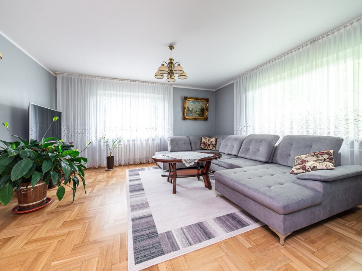 Casa - 6 habitaciones - 280 m² - c. Powstania Styczniowego Halinów