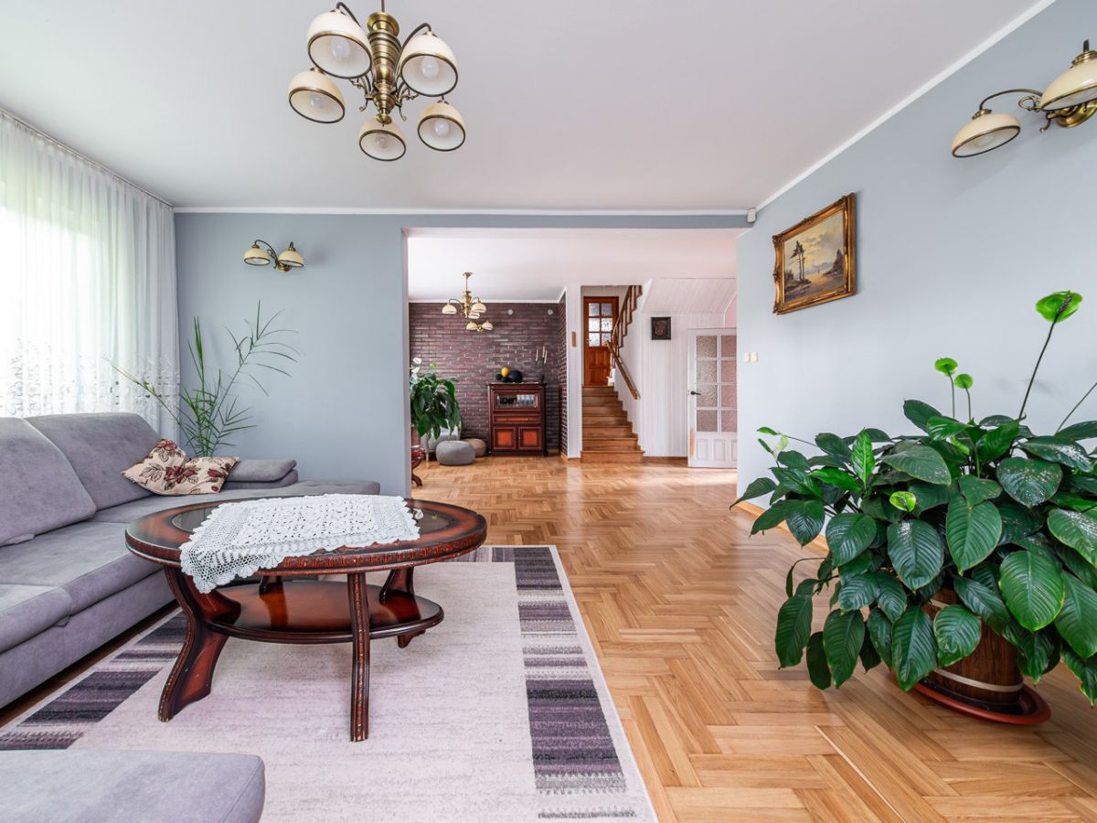 Casa - 6 habitaciones - 280 m² - c. Powstania Styczniowego Halinów