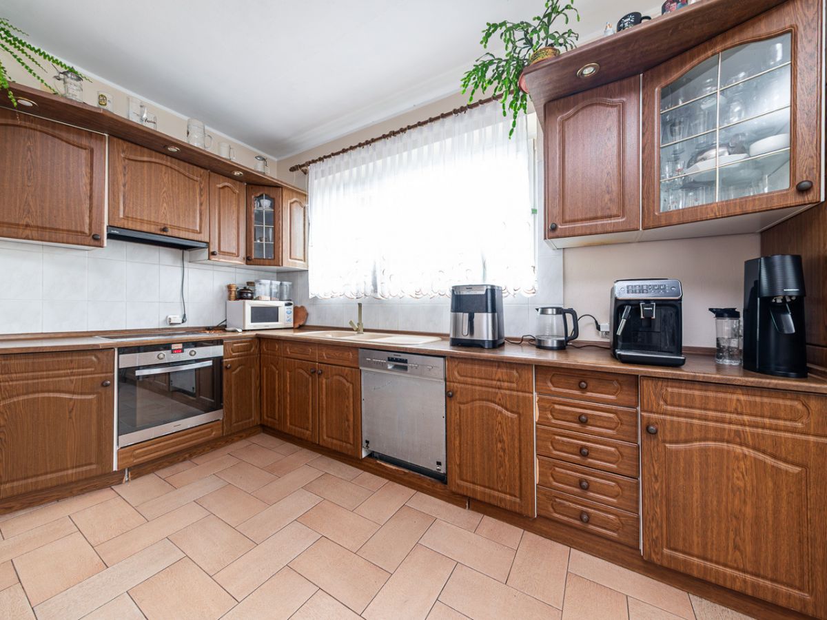 Casa - 6 habitaciones - 280 m² - c. Powstania Styczniowego Halinów
