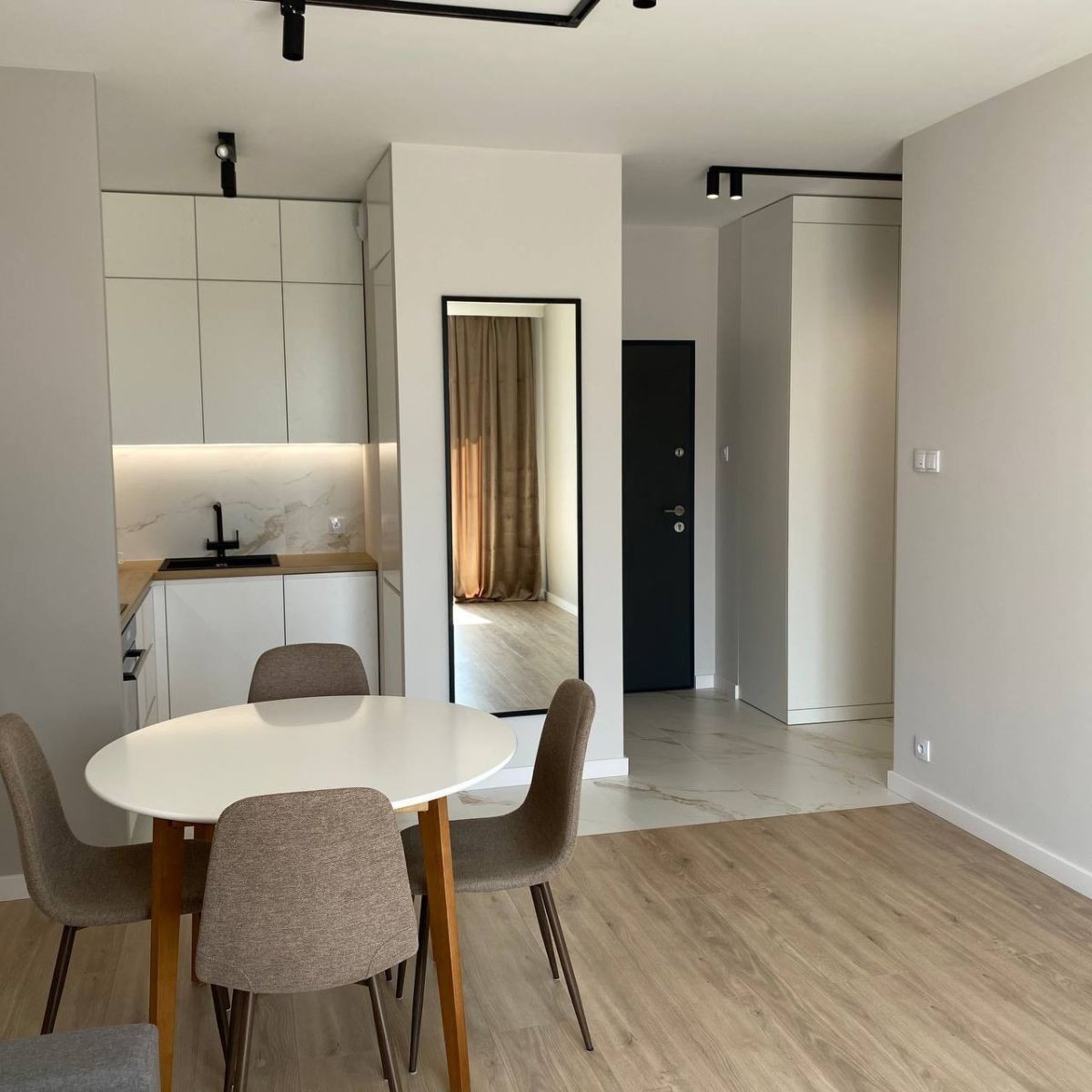Квартира - 2 кімнати - 44 м² - вул. Паłуковів Варшава Білоłęка