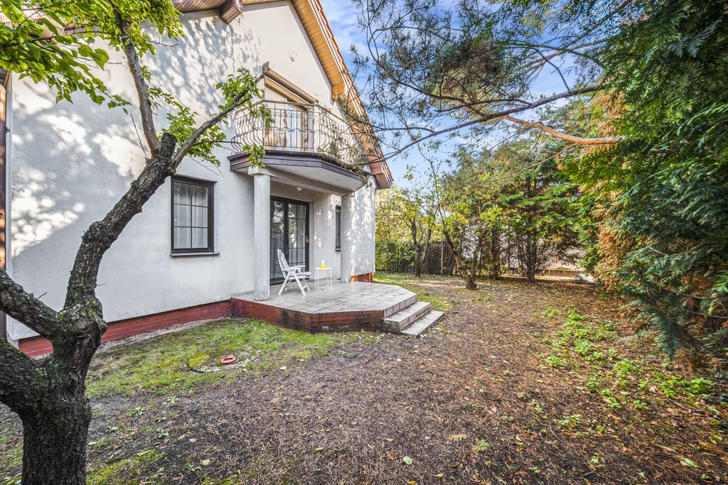 Будинок - 6 кімнат - 261 м² - вул. Черемхова Варшава Бялувка