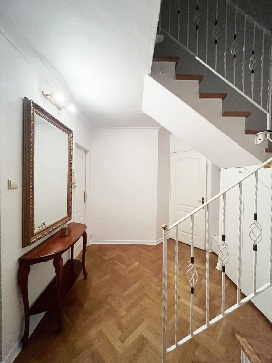 Apartamento - 4 habitaciones - 92 m² - c. Ptasia Varsovia Śródmieście