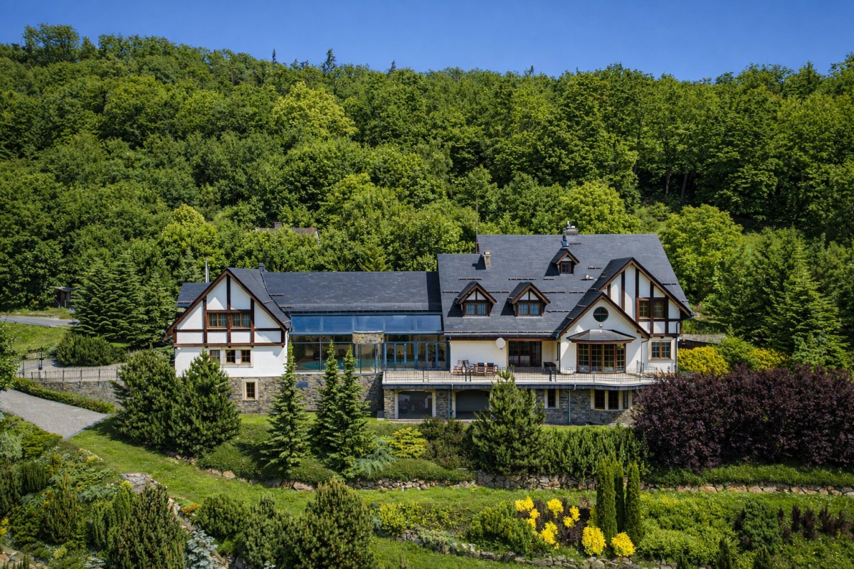 Dom - 14 pokoi - 1200 m² - ul. Górne Miasto Srebrna Góra