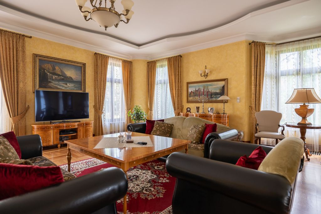 Dom - 9 pokoi - 995 m² - Kurpiów ołtaszyn