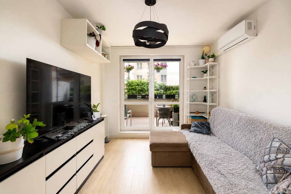 Квартира 3 кімнати 56.8 м² у Варшаві, Бяłołęка