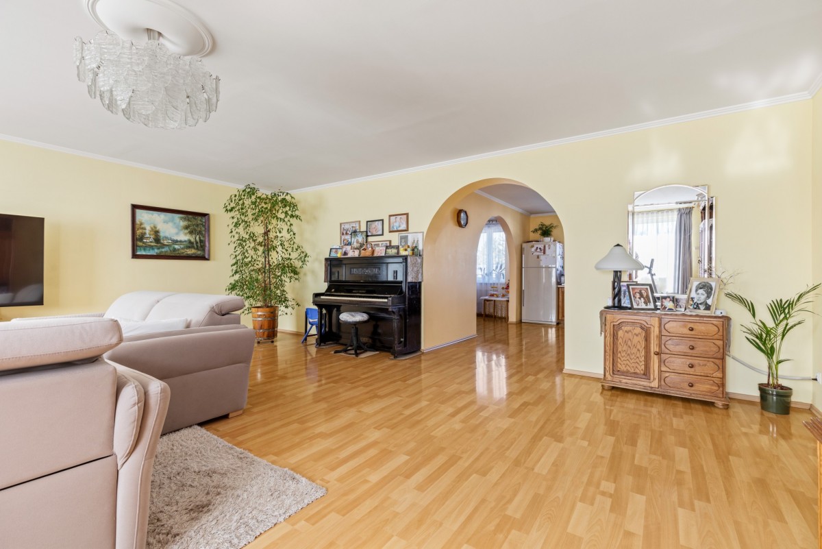 Dom - 16 pokoi - 500 m² - ul. Radzymińska Warszawa Targówek