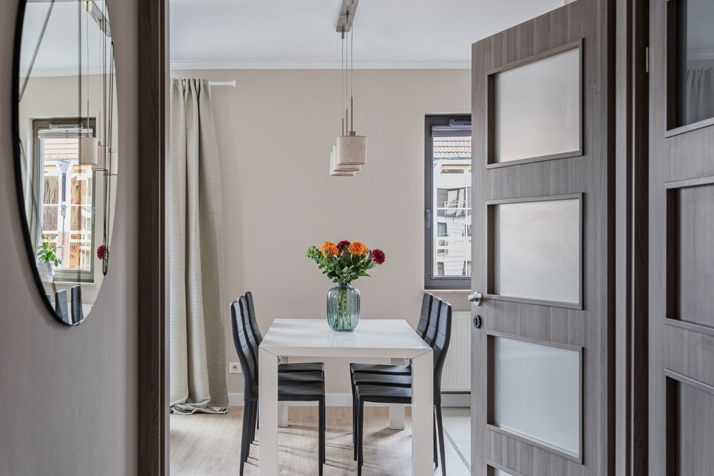 Mieszkanie - 3 pokoje - 73 m² - winda - Szafarnia śródmieście