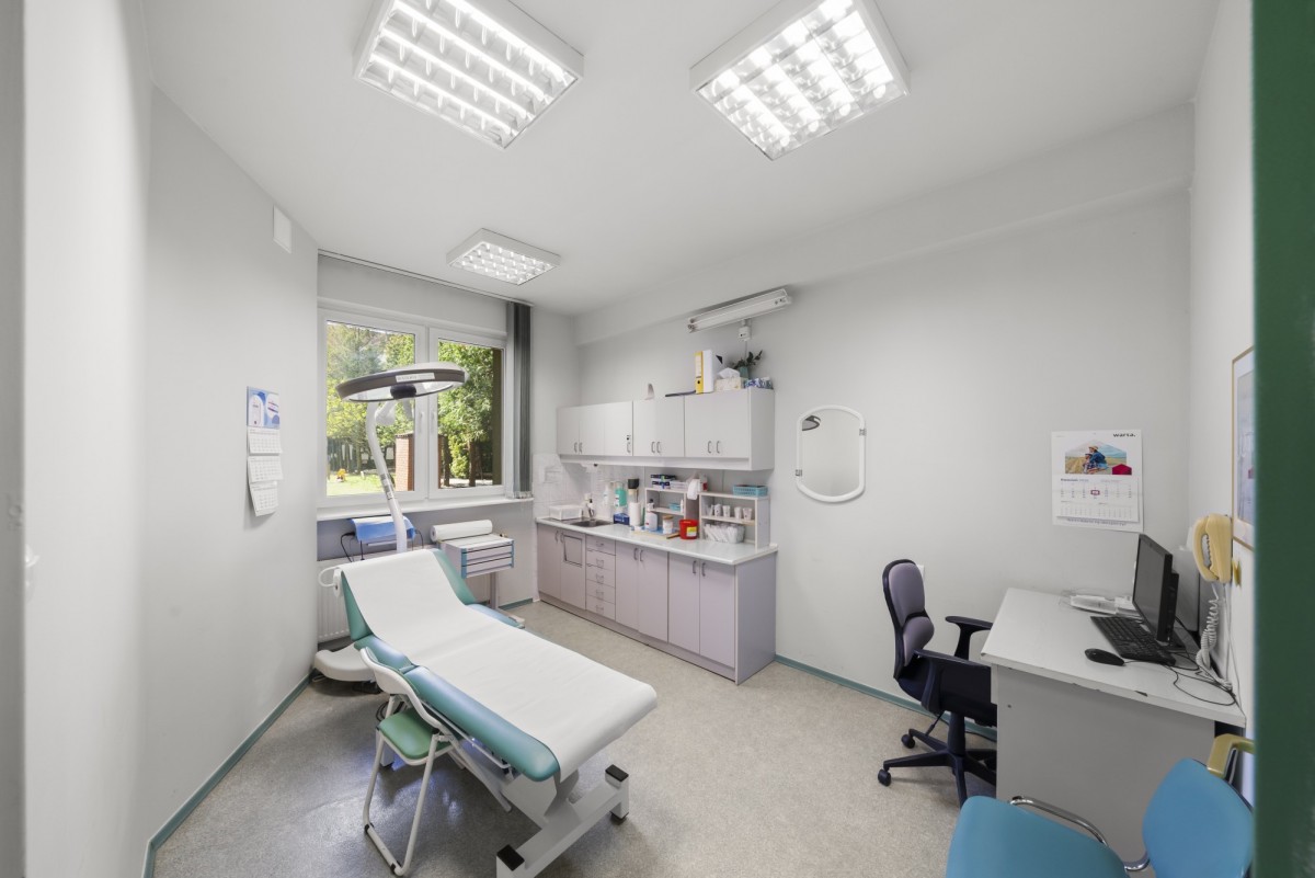 Obiekt - 18 pokoi - 334 m² - ul. Wąwozowa Warszawa Ursynów