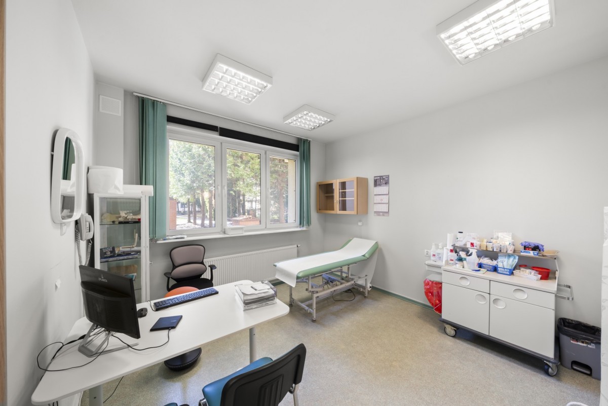 Obiekt - 18 pokoi - 334 m² - ul. Wąwozowa Warszawa Ursynów