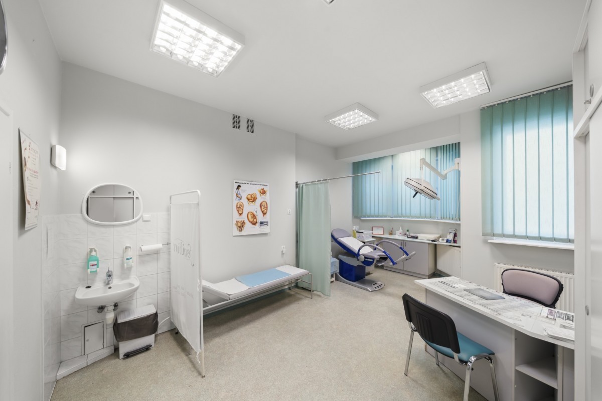 Obiekt - 18 pokoi - 334 m² - ul. Wąwozowa Warszawa Ursynów