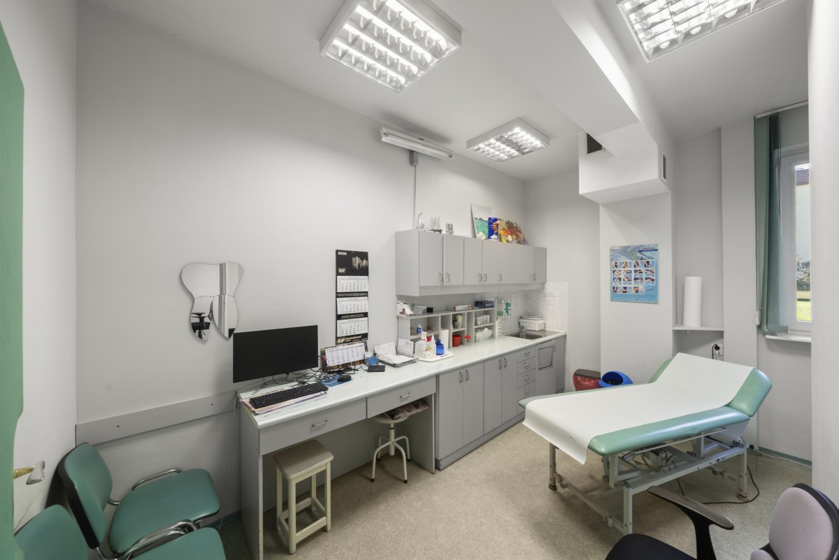 Obiekt - 18 pokoi - 334 m² - ul. Wąwozowa Warszawa Ursynów