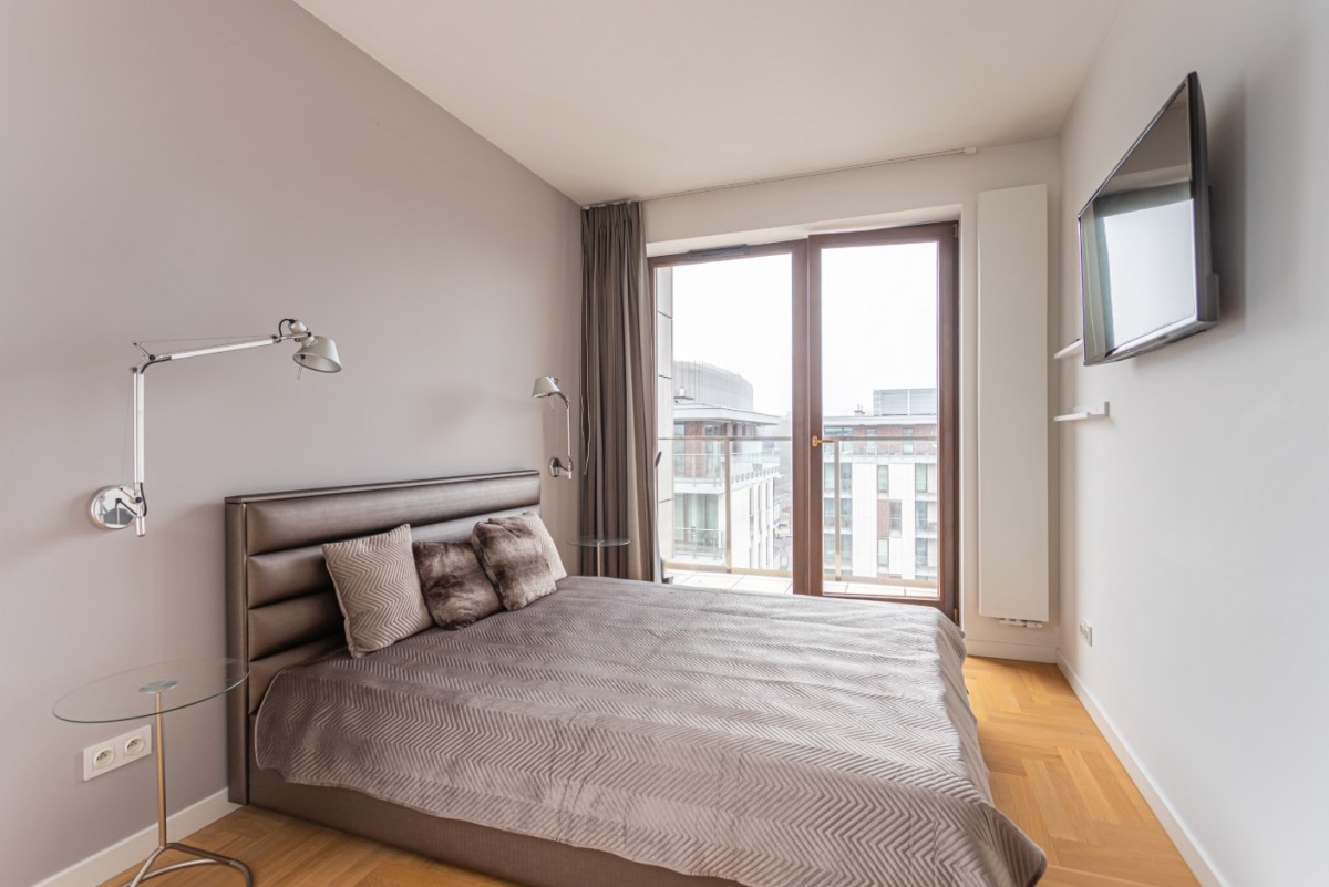 Stylish 3-Room Apartment in Warszawa Śródmieście - 64 m²