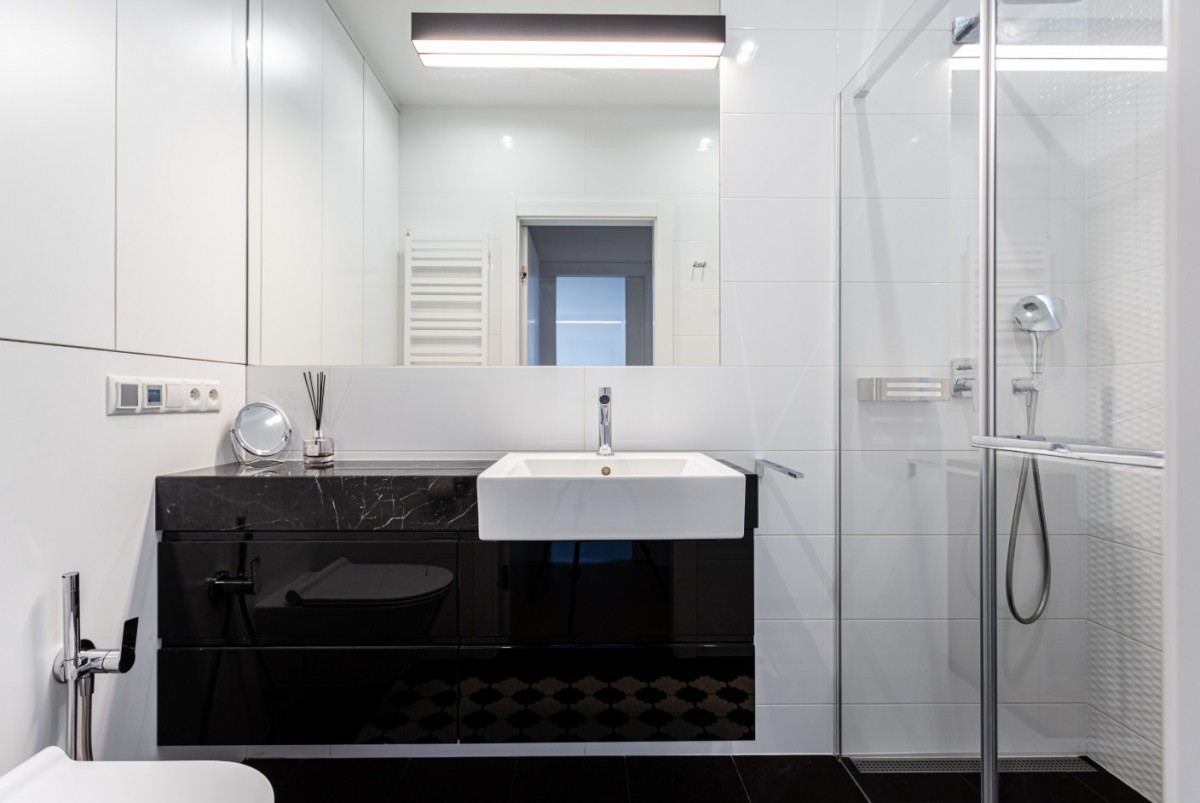 Stylish 3-Room Apartment in Warszawa Śródmieście - 64 m²
