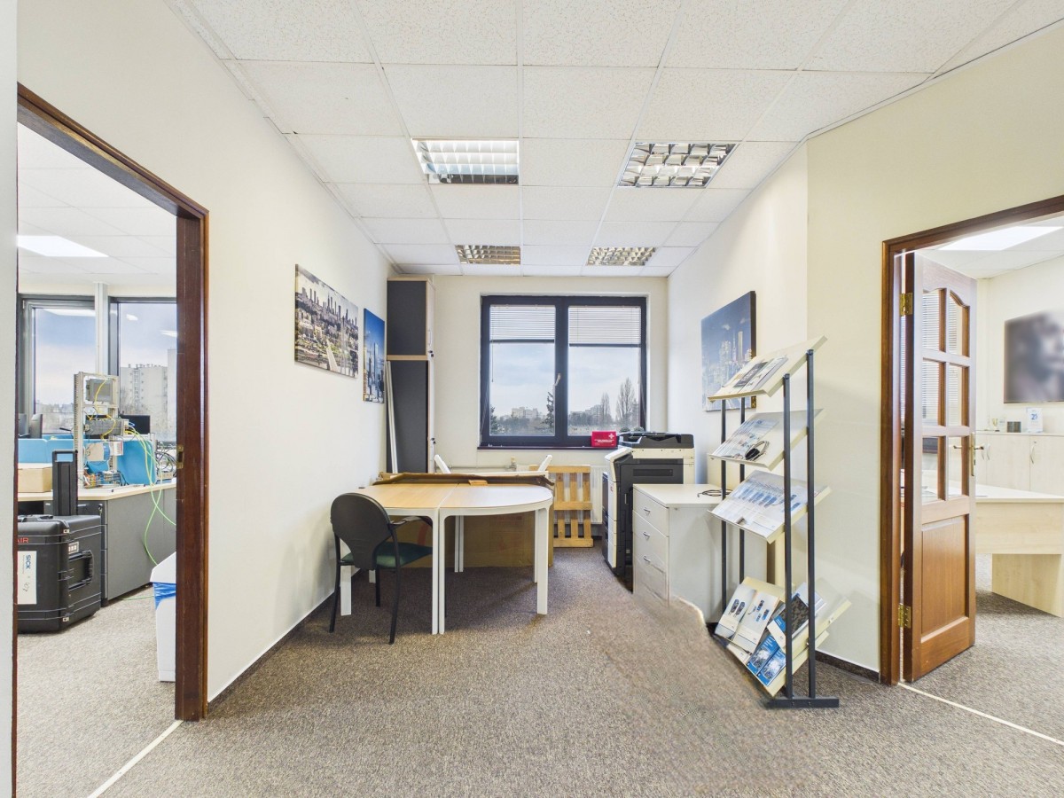 Obiekt - 906 m² - ul. Nakielska Warszawa Wola Ulrychów