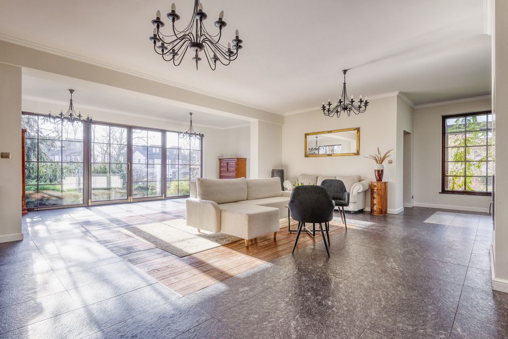 Dom - 8 pokoi - 390 m² - ul. Słodka Warszawa Białołęka