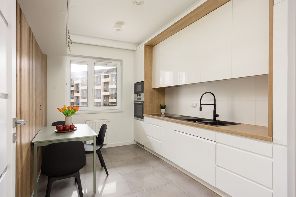 Mieszkanie - 4 pokoje - 104 m² - winda - ul. Bukowińska Warszawa Mokotów