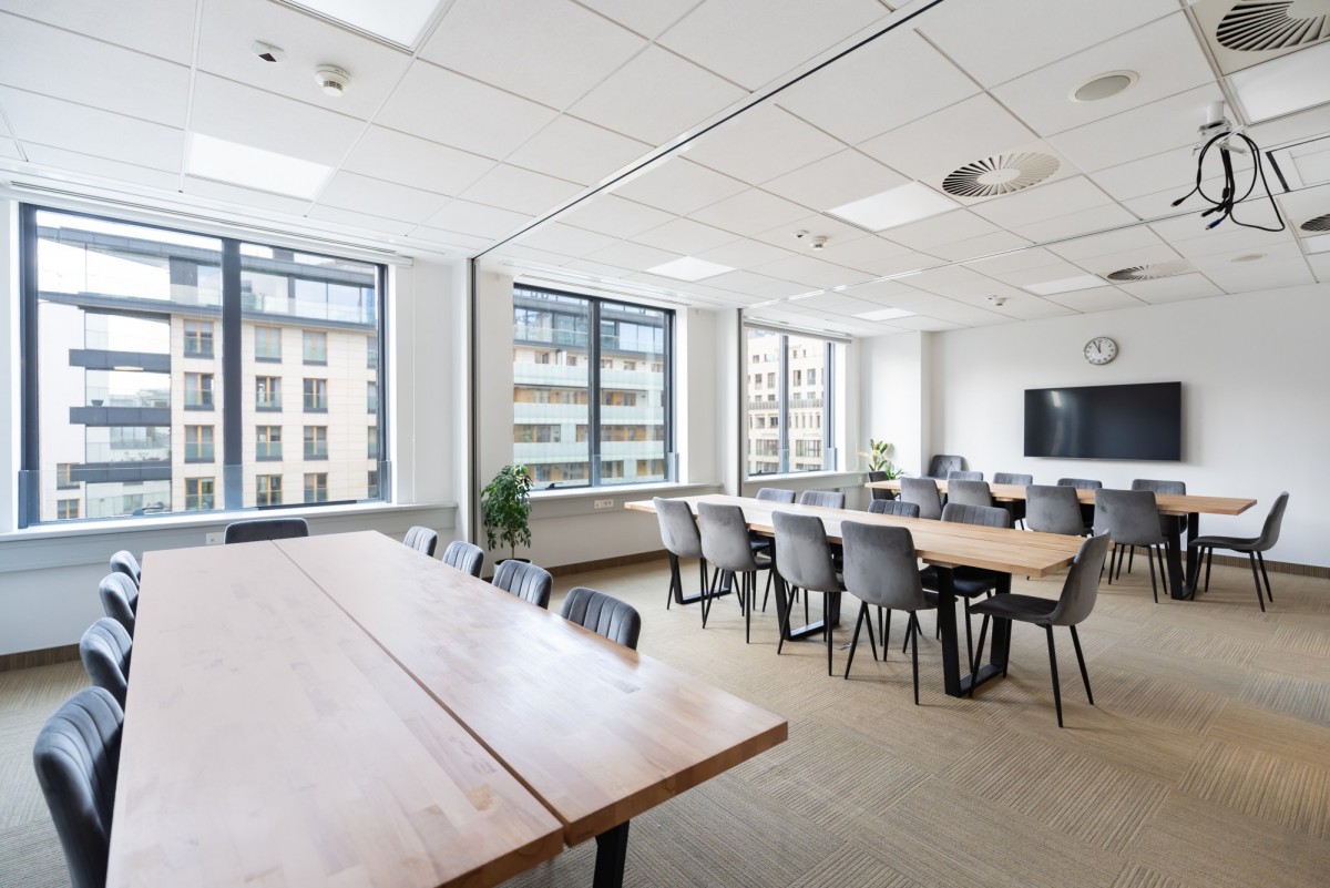 Alquiler de oficina en el centro de Varsovia - 10 despachos - 434 m²