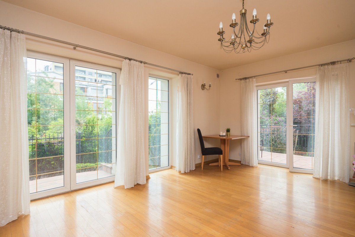 Будинок у Варшаві Охота - 9 кімнат, 297 м²