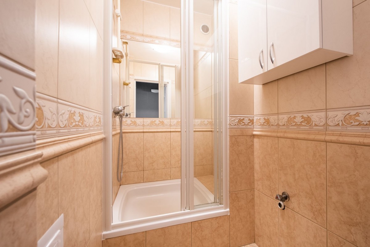 Obiekt - 5 pokoi - 184 m² - al. Aleja Komisji Edukacji Narodowej Warszawa Ursynów