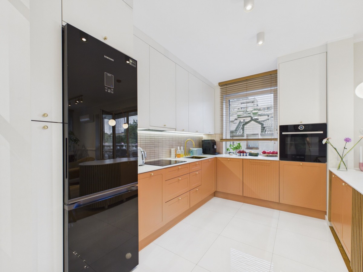 Spacious 3-Room Apartment in Warszawa Wola Koło - 70 m²