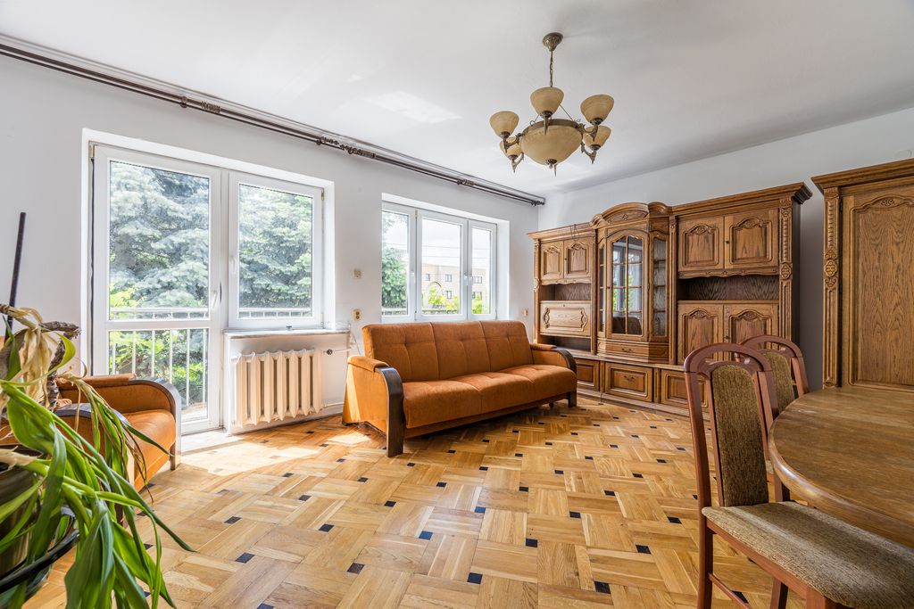 Дом на продажу в Warszawa Włochy - 6 комнат, 280 м²