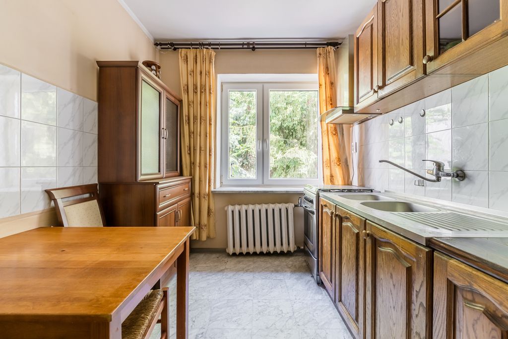 Дом на продажу в Warszawa Włochy - 6 комнат, 280 м²