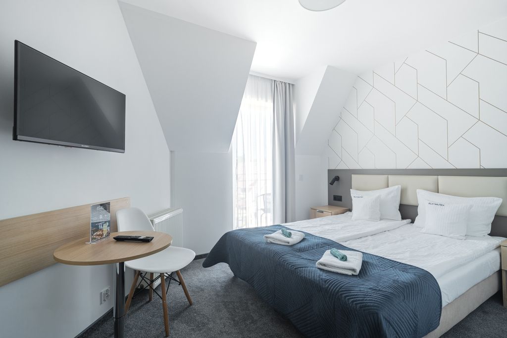 Dom - 13 pokoi - 390 m² - ul. Hieronima Derdowskiego Łeba