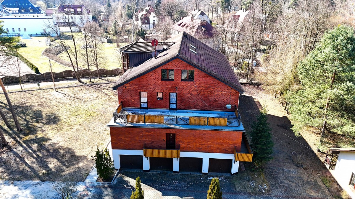 Об'єкт - 25 кімнат - 842 м² - вул. Красіцького Крупський Млин