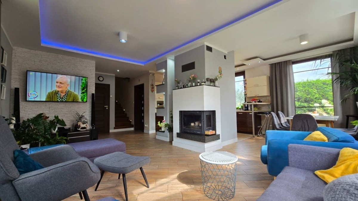 Haus - 6 Zimmer - 150 m² - Hauptstraße Romnów