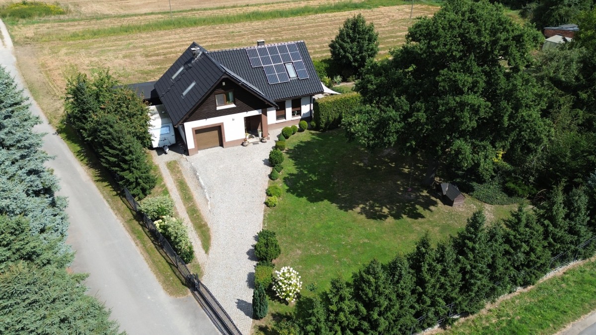 Haus - 6 Zimmer - 150 m² - Hauptstraße Romnów