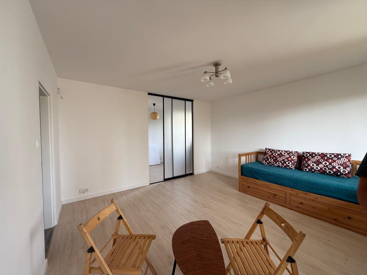 Apartamento - 2 habitaciones - 43 m² - c. gen. Augusta Emila Fieldorfa "Nila" Varsovia Praga-Południe Gocław