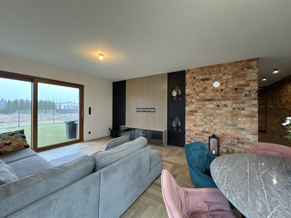 Casa - 4 habitaciones - 166 m² - c. Poznańska Daszewice