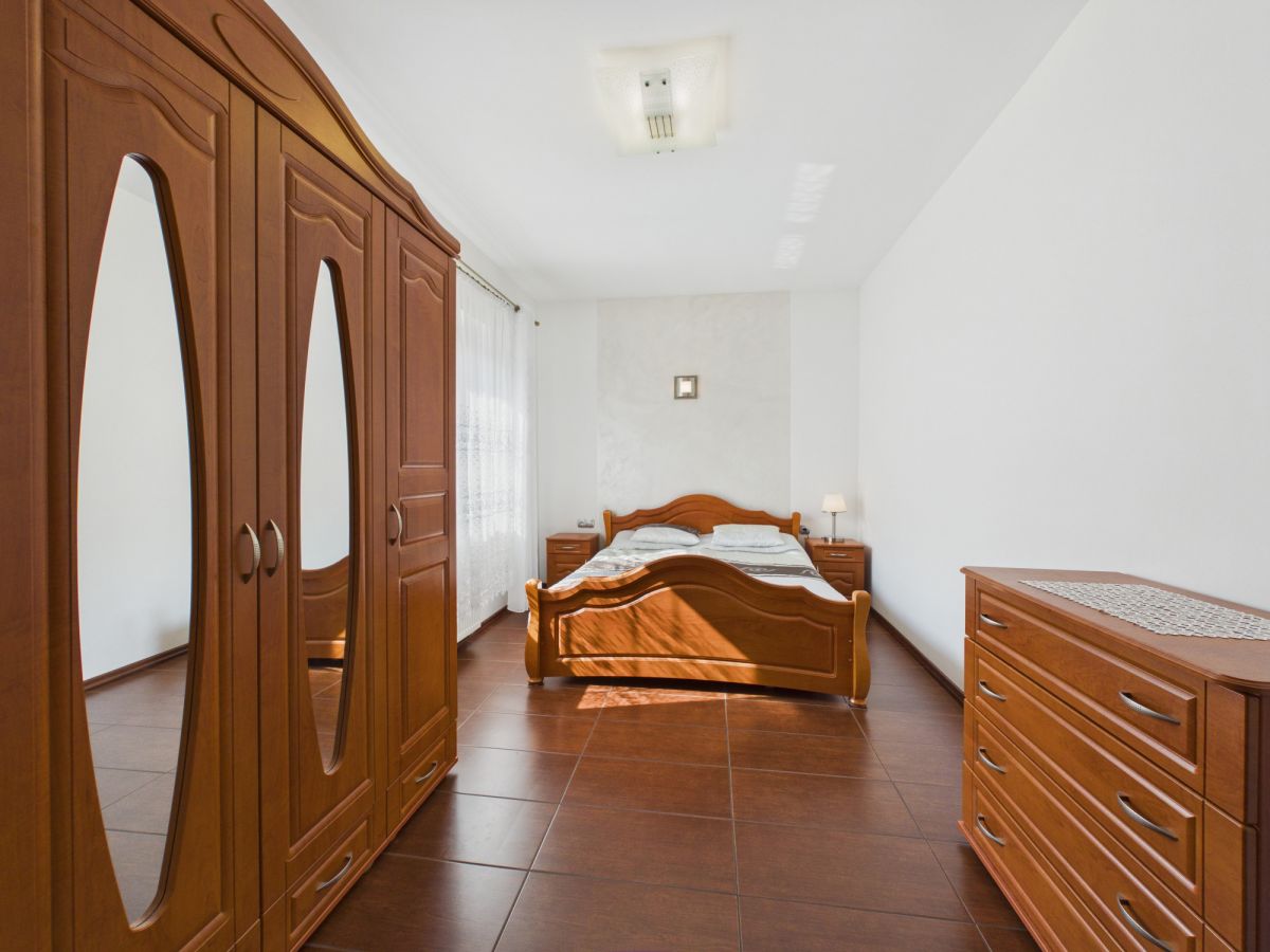 Будинок - 9 кімнат - 350 м² - вул. Малинова Брена