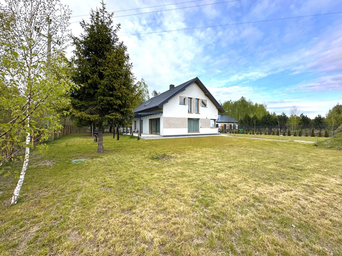 Dom - 7 pokoi - 213 m² - Wojciechówka