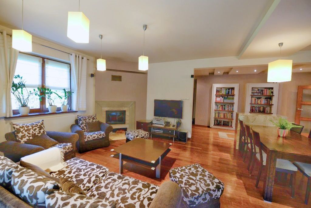 House - 5 rooms - 230 m² - Wiosenna St. Kraków Wola Justowska