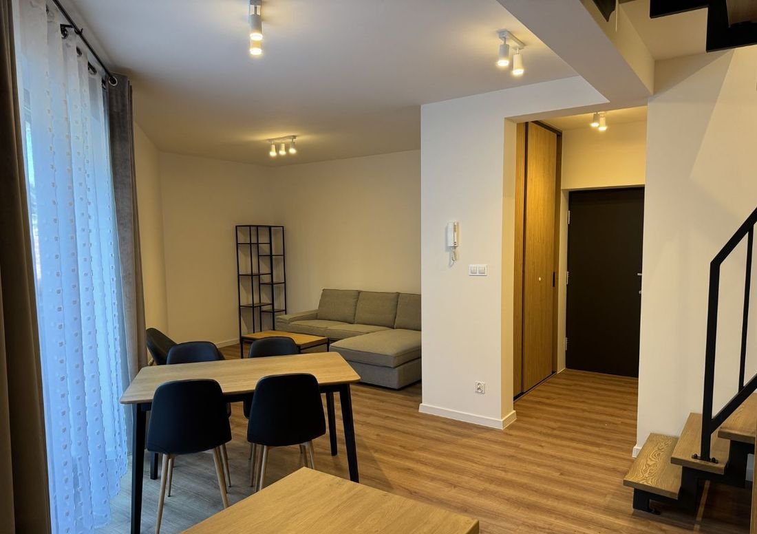 3 rooms, Parafialna, first rental