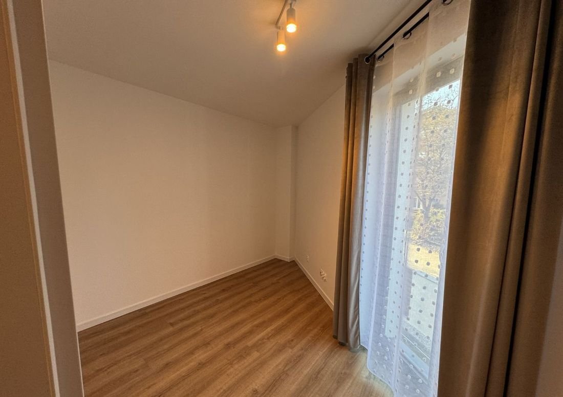 3 rooms, Parafialna, first rental