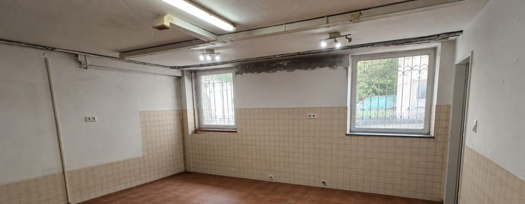Locale - 60 m² - via Królowej Aldony Varsavia