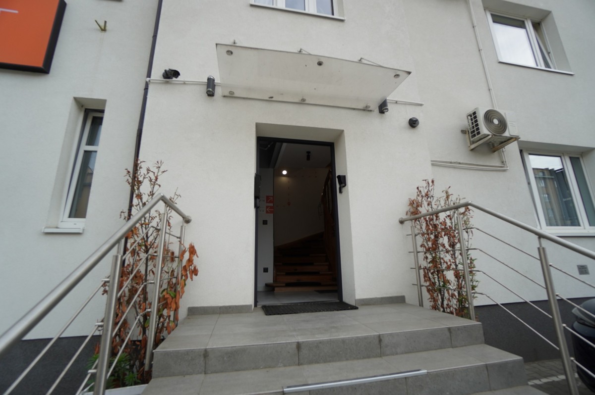 Haus - 18 Zimmer - 297 m² - ul. Głogowska Poznań