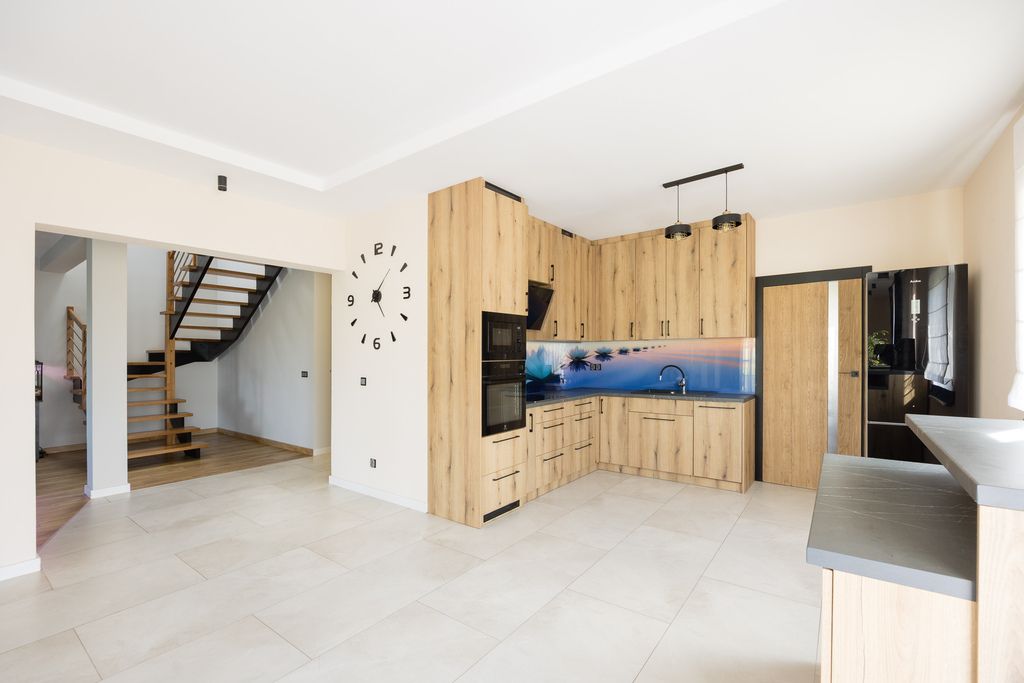 House - 5 rooms - 240 m² - Ulan-Majorat