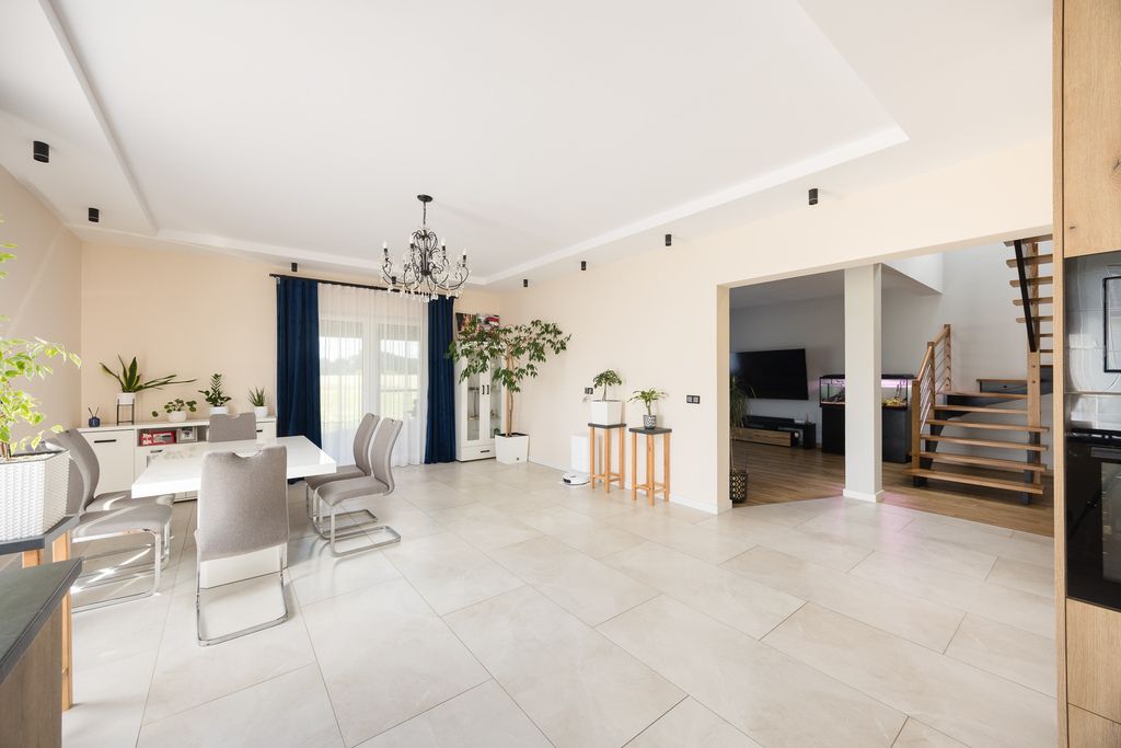 House - 5 rooms - 240 m² - Ulan-Majorat