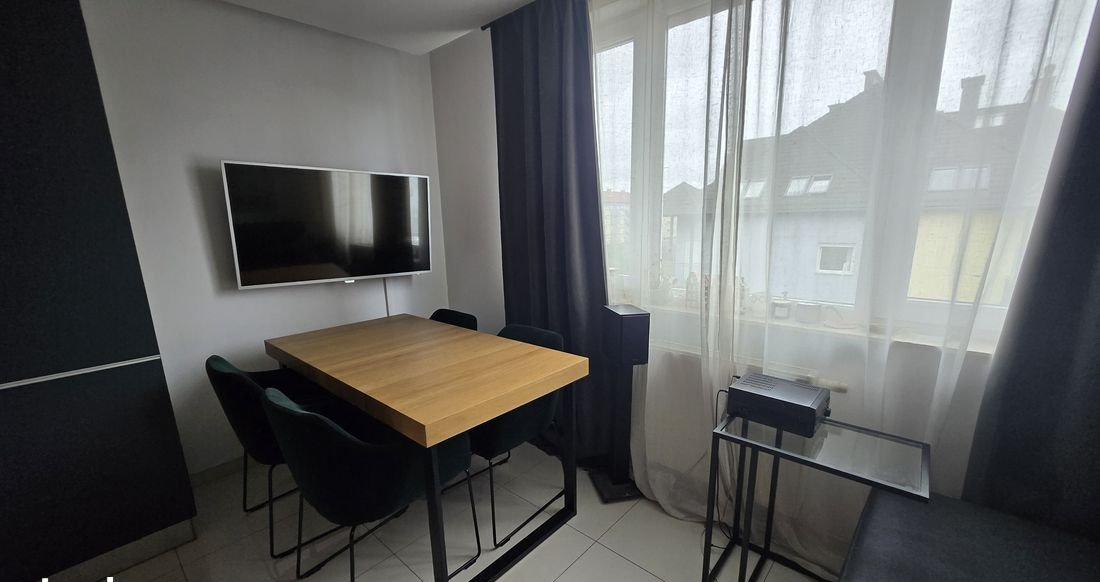 Duplex apartment with air conditioning and garage