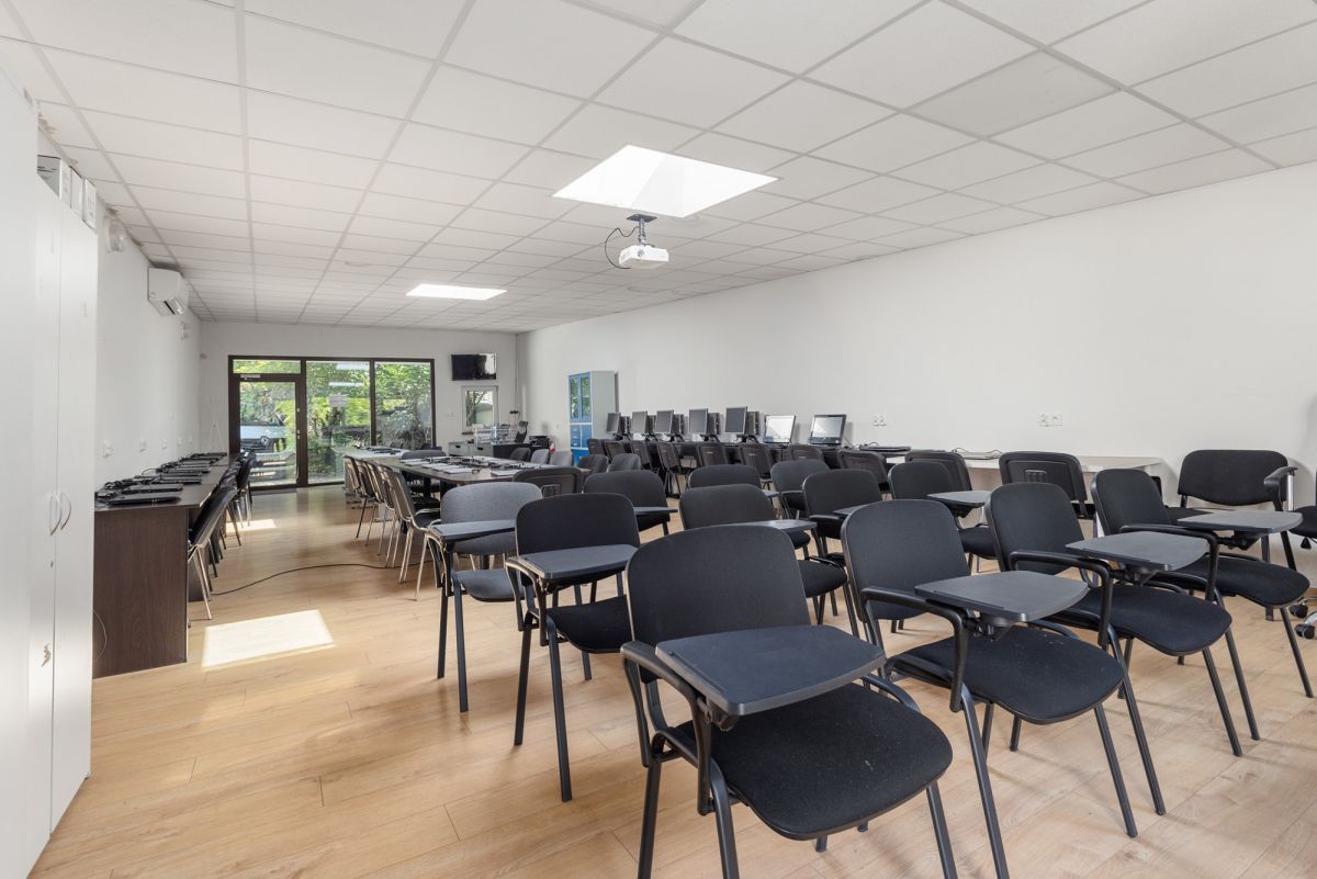 Oggetto - 1 camera - 696 m² - via Truskawkowa Poznań Szczepankowo