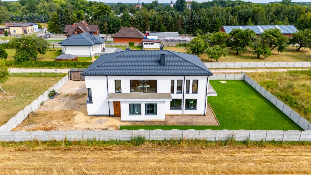 Haus - 10 Zimmer - 446 m² - ul. Poznańska Zelów