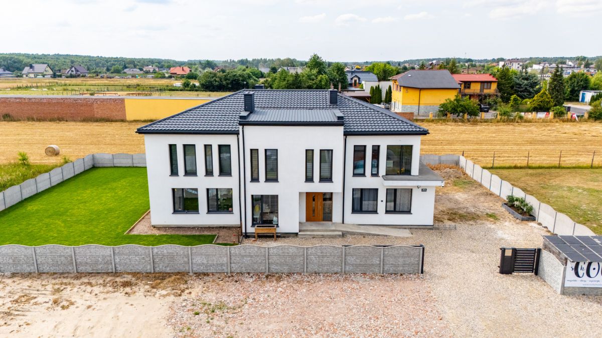 Haus - 10 Zimmer - 446 m² - ul. Poznańska Zelów