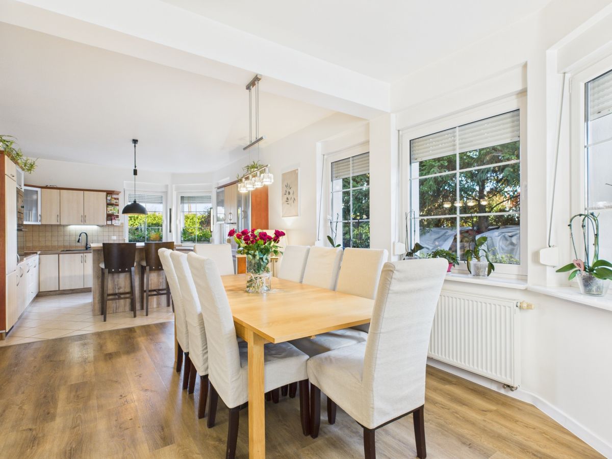 House - 5 rooms - 228 m² - al. Aleja Dziewiąta Osiniec