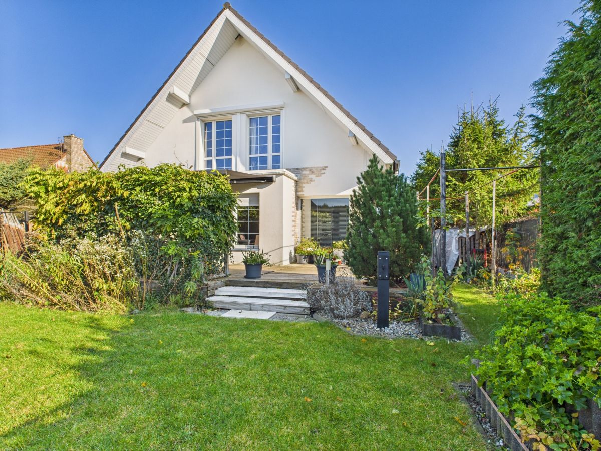 House - 5 rooms - 228 m² - al. Aleja Dziewiąta Osiniec