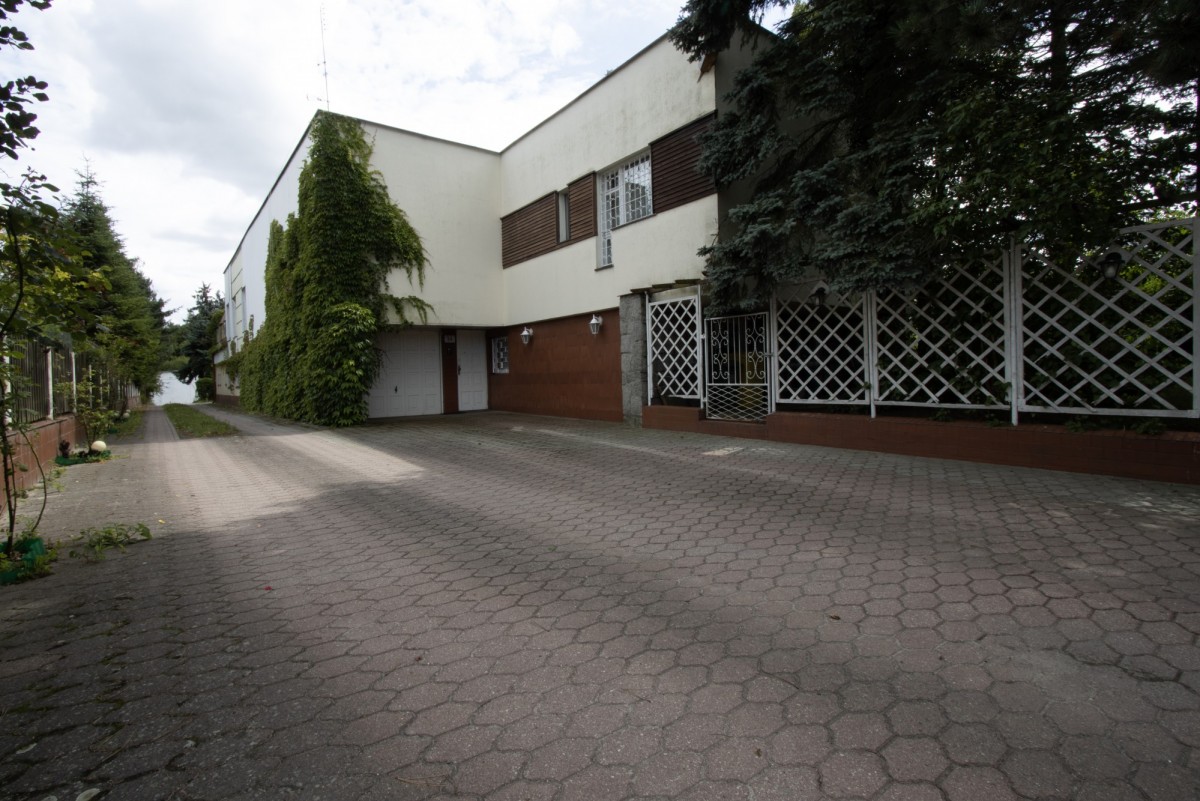 Dom - 7 pokoi - 900 m² - ul. Cicha Gniezno