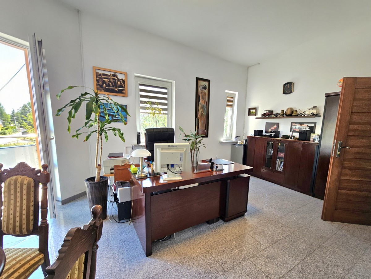 Property - 20 rooms - 720 m² - ul. Warszawska Dawidy